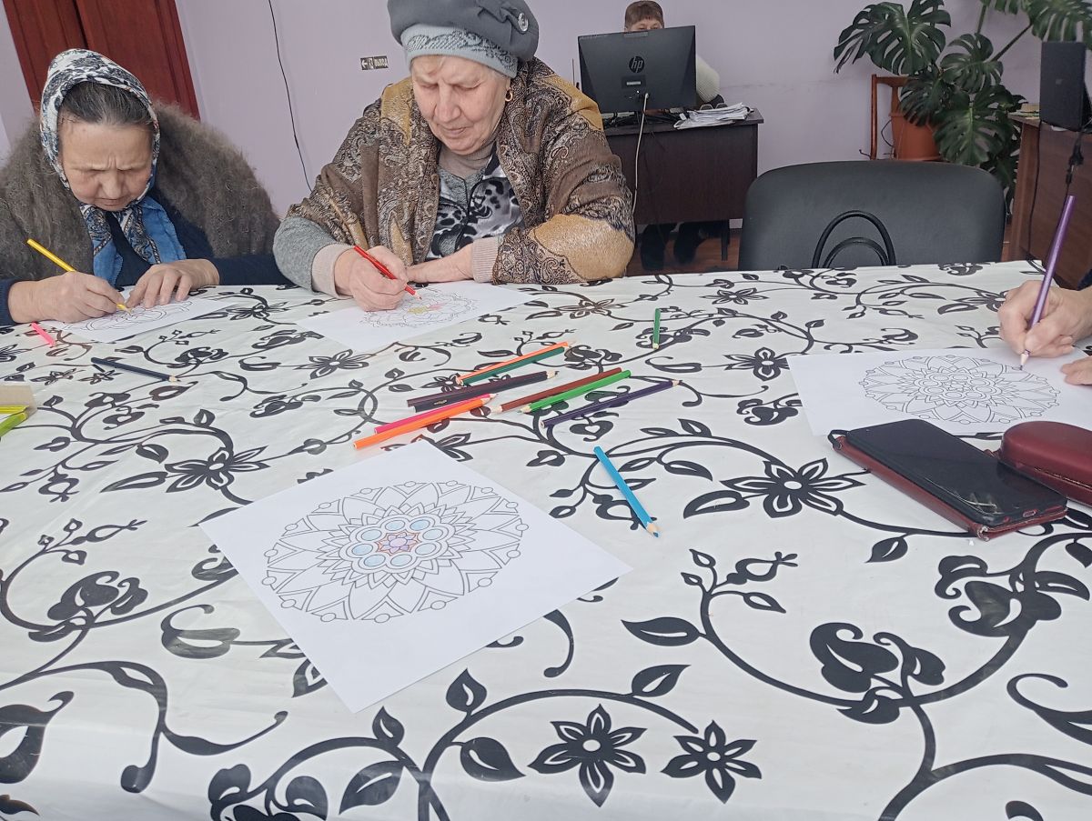 Занятие по арт-терапии - рисунок мандалы