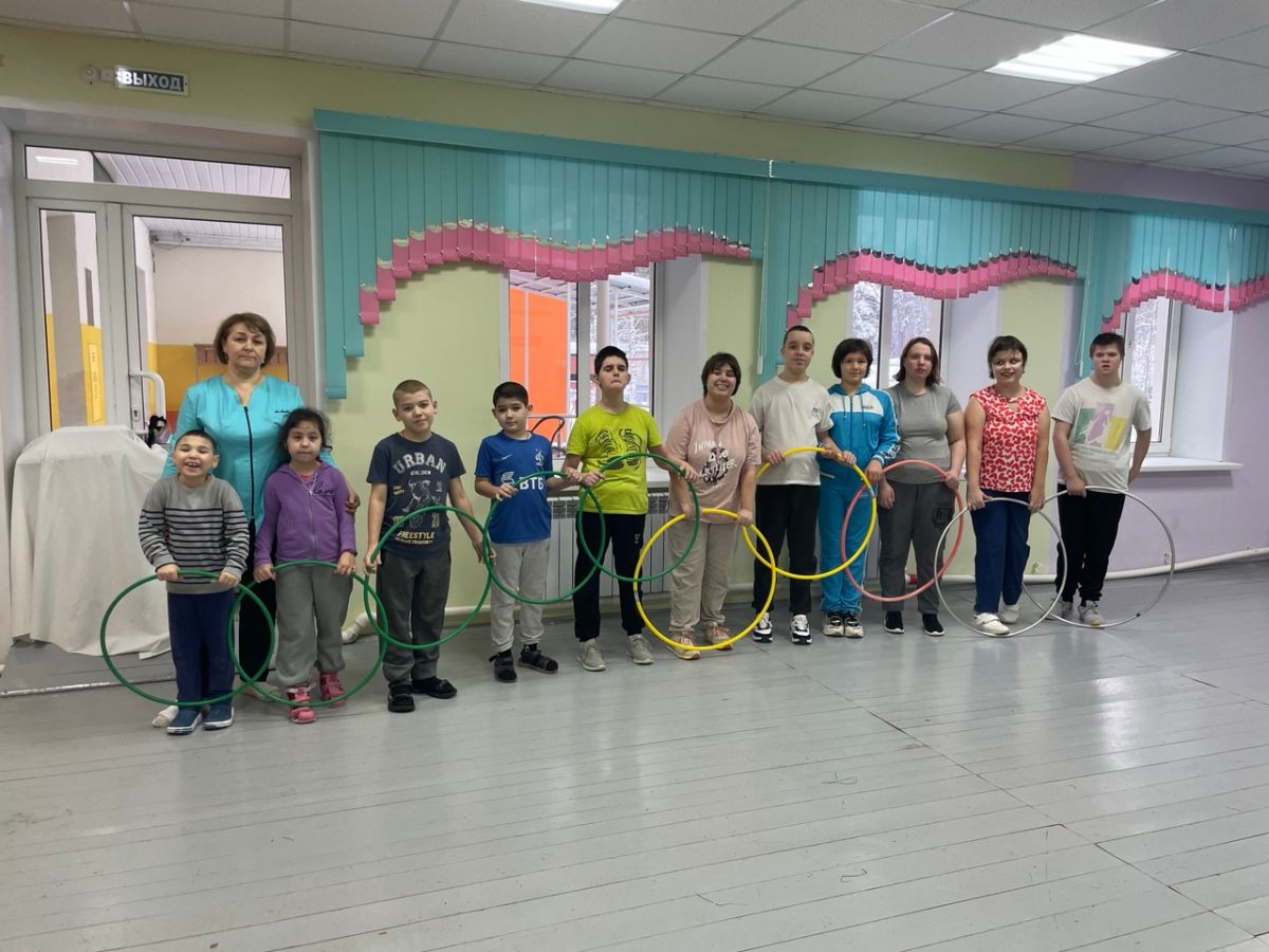 Эстафета с обручами