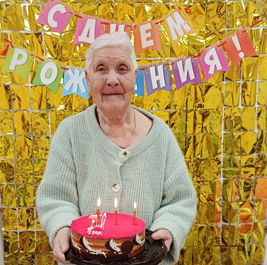 Сегодня проживающая ГБСУ СОН РМ &laquo;Старотештелимский дом социального обслуживания&raquo; Обоимова Нина Александровна принимала поздравления с 75-летием