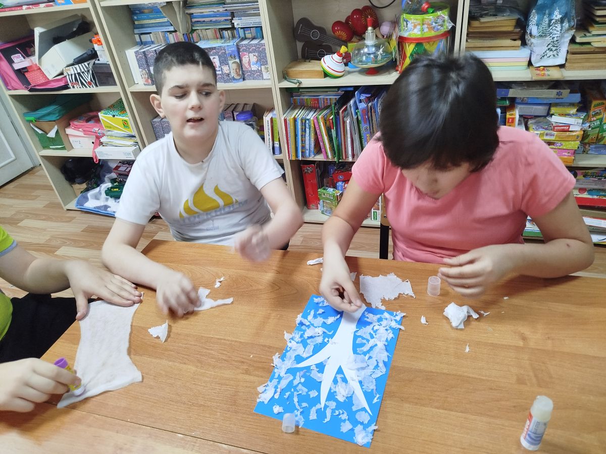 Коллективная аппликация &laquo;Зимушка-зима&raquo;