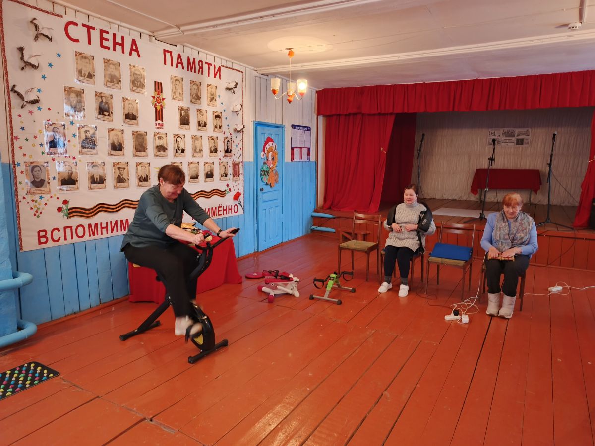 Очередной выезд в село Кураево: забота о здоровье пожилых  на колёсах добра