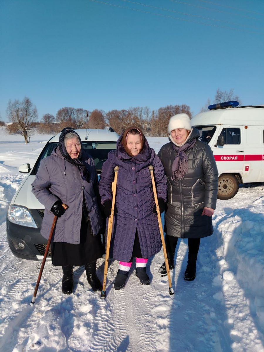 Выезд мобильной бригады в с.Малое Кузьмино для доставки граждан старше 65 лет в медицинскую организацию для проведения диспансеризации