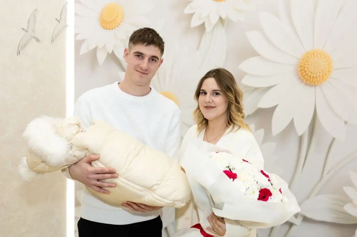 Единовременная денежная выплата в размере 100 000 рублей молодой маме