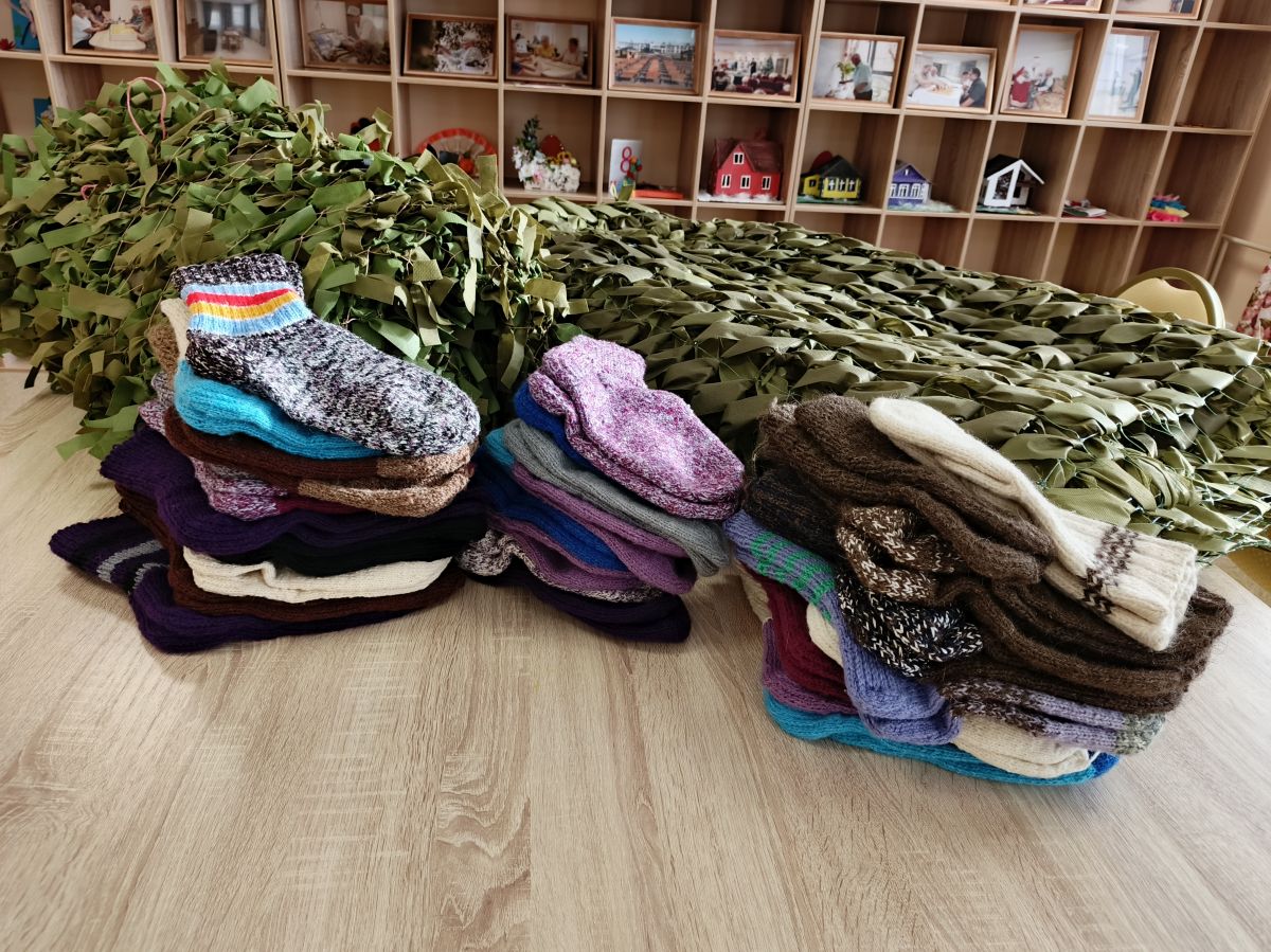 Готова к отправке очередная партия сетей и носков для наших ребят!