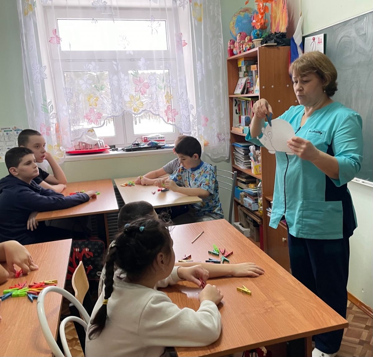 Ёжик (работа с прищепками)