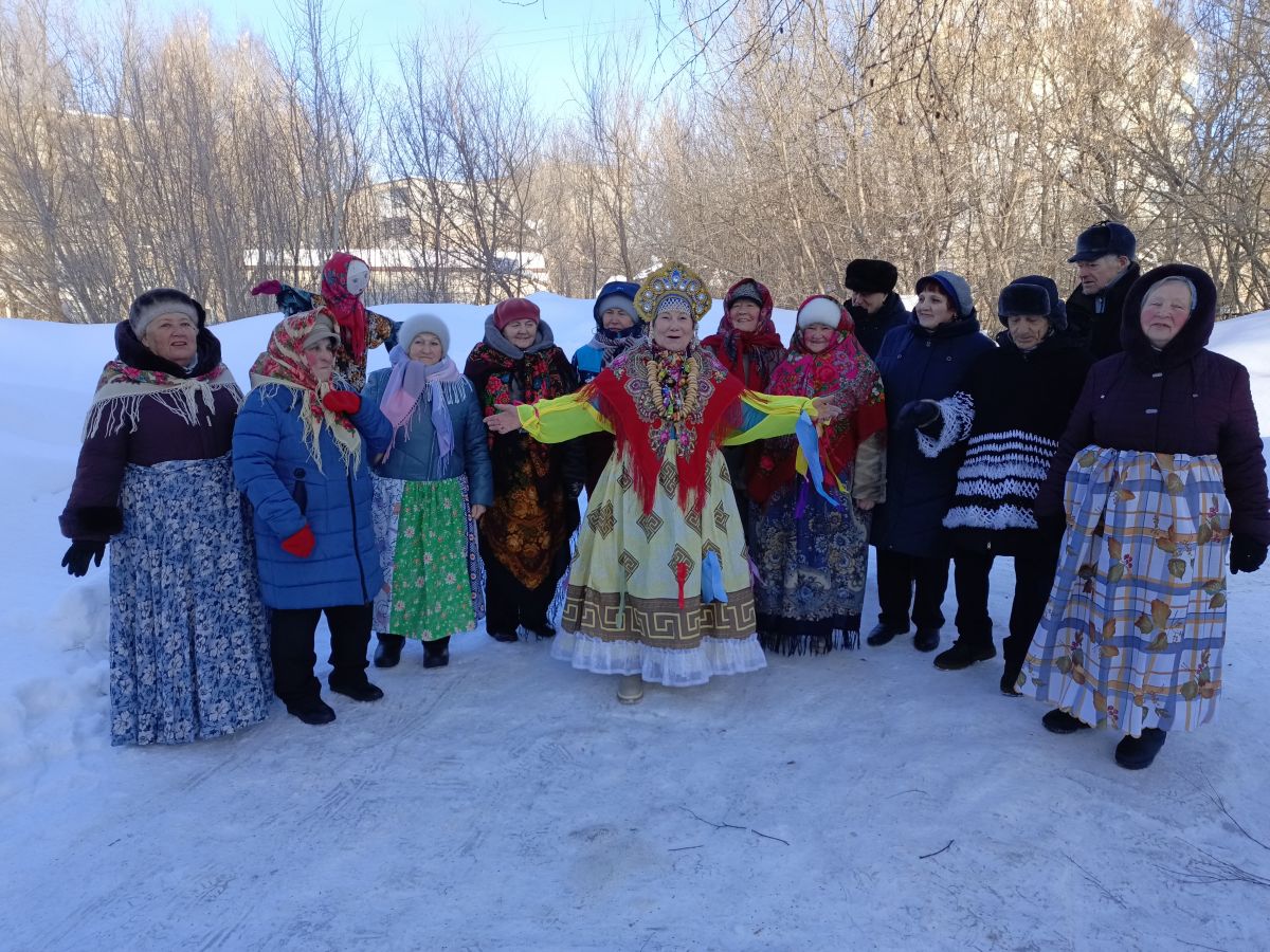 Масленичный круговорот, на гулянье народ зовет