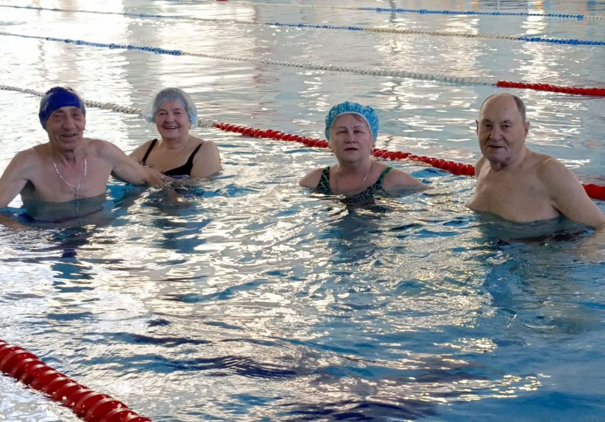 Активное долголетие:  пенсионеры начали занятия в бассейне