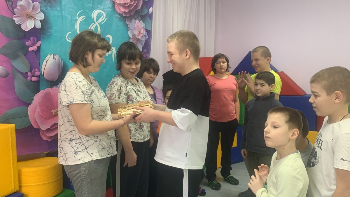 Приготовим торт "Наполеон" для девочек на 8 марта