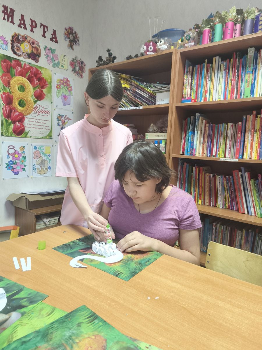 Объемная аппликация из полосок бумаги "Лебедь"