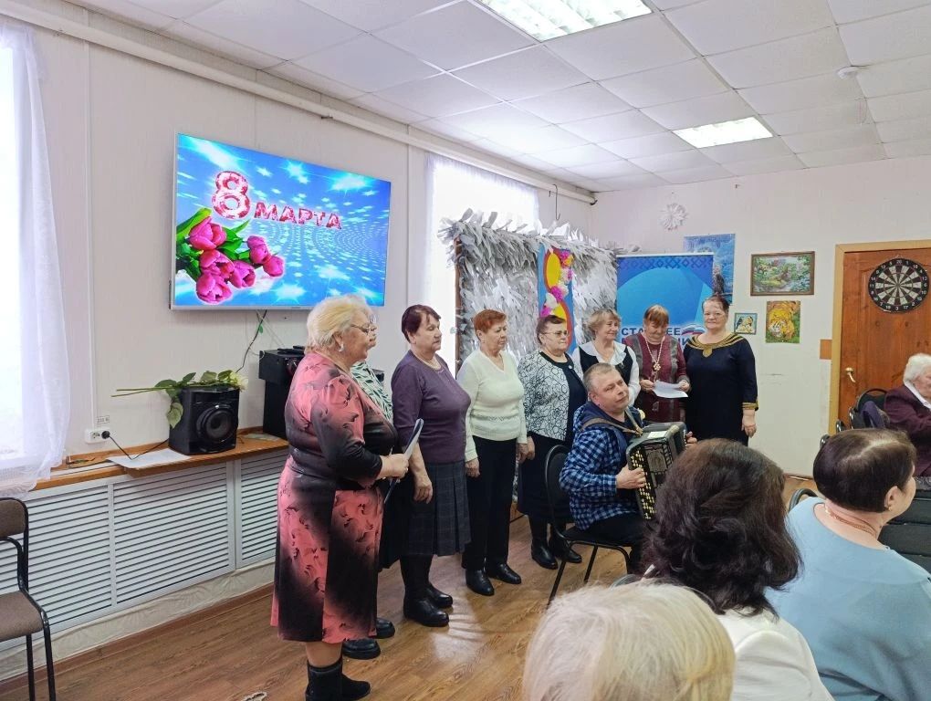 &laquo;Мы женщин всех сегодня поздравляем!&raquo;