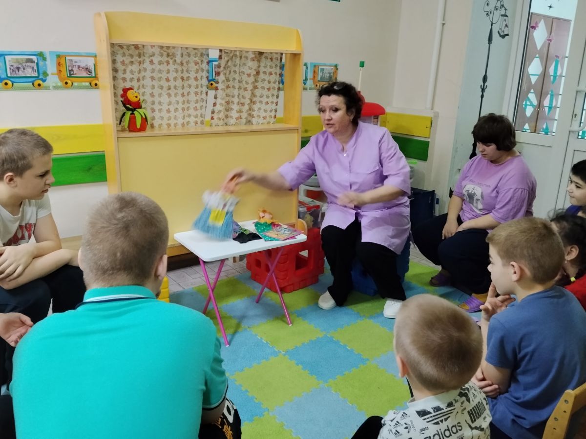 Чтение сказки "Волк и семеро козлят"