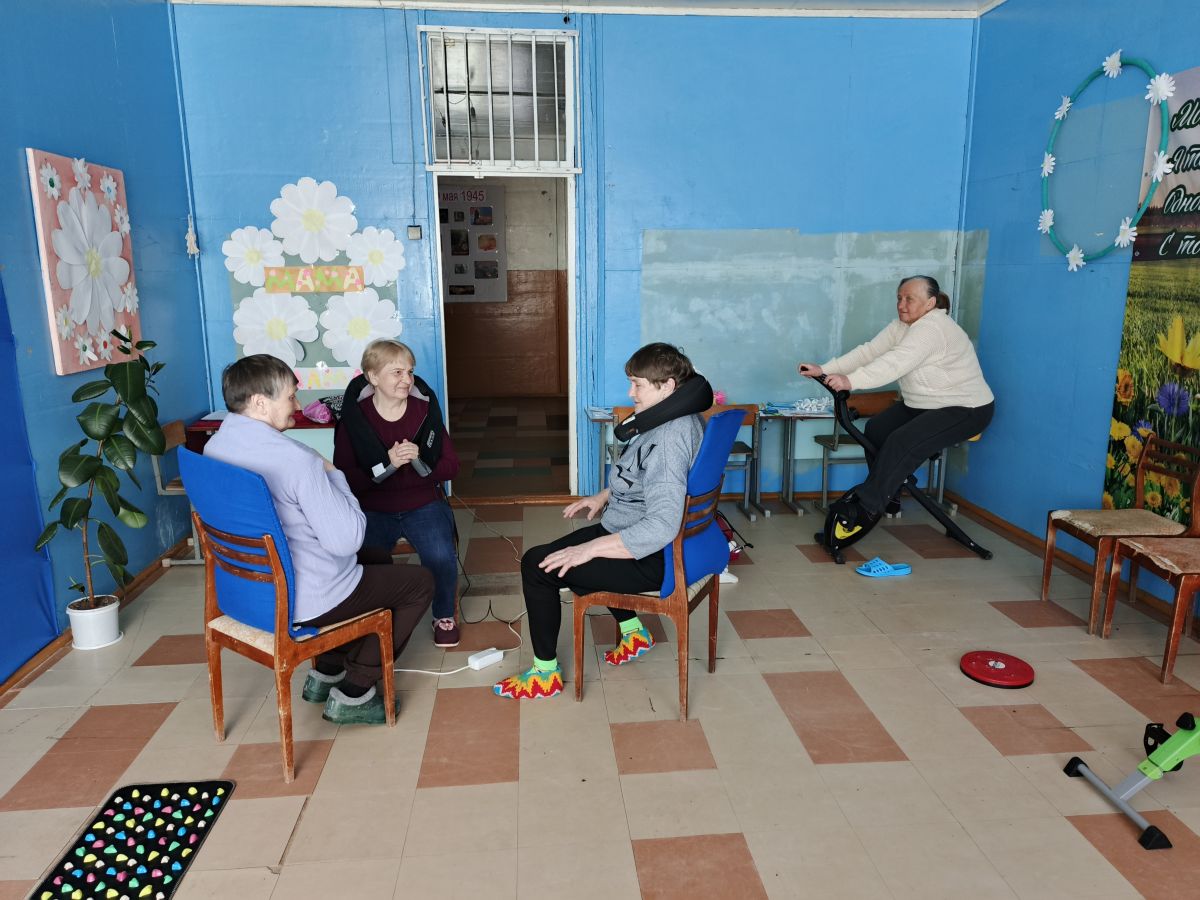 Выезд специалистов отделения дневного пребывания в село Старая Качеевка: забота о здоровье получателей социальных услуг