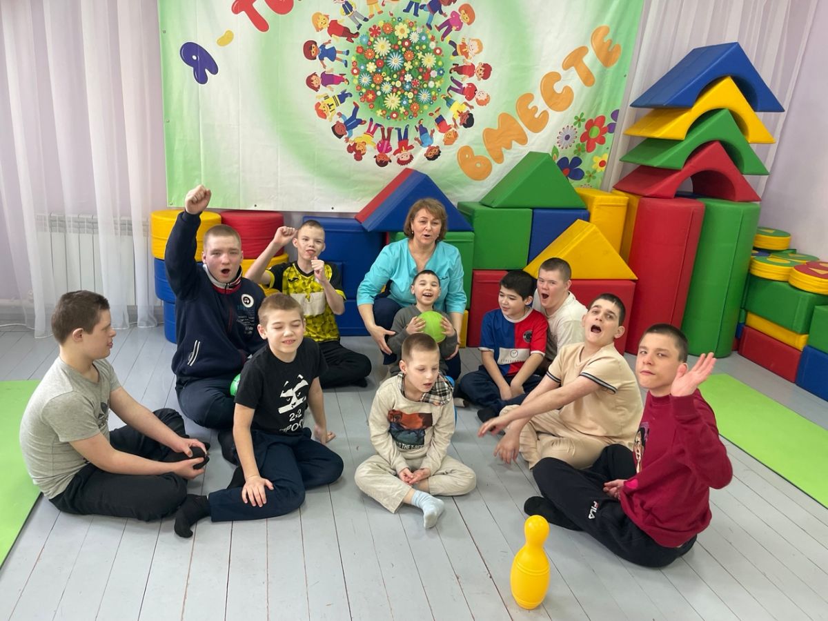 Сидячий футбол