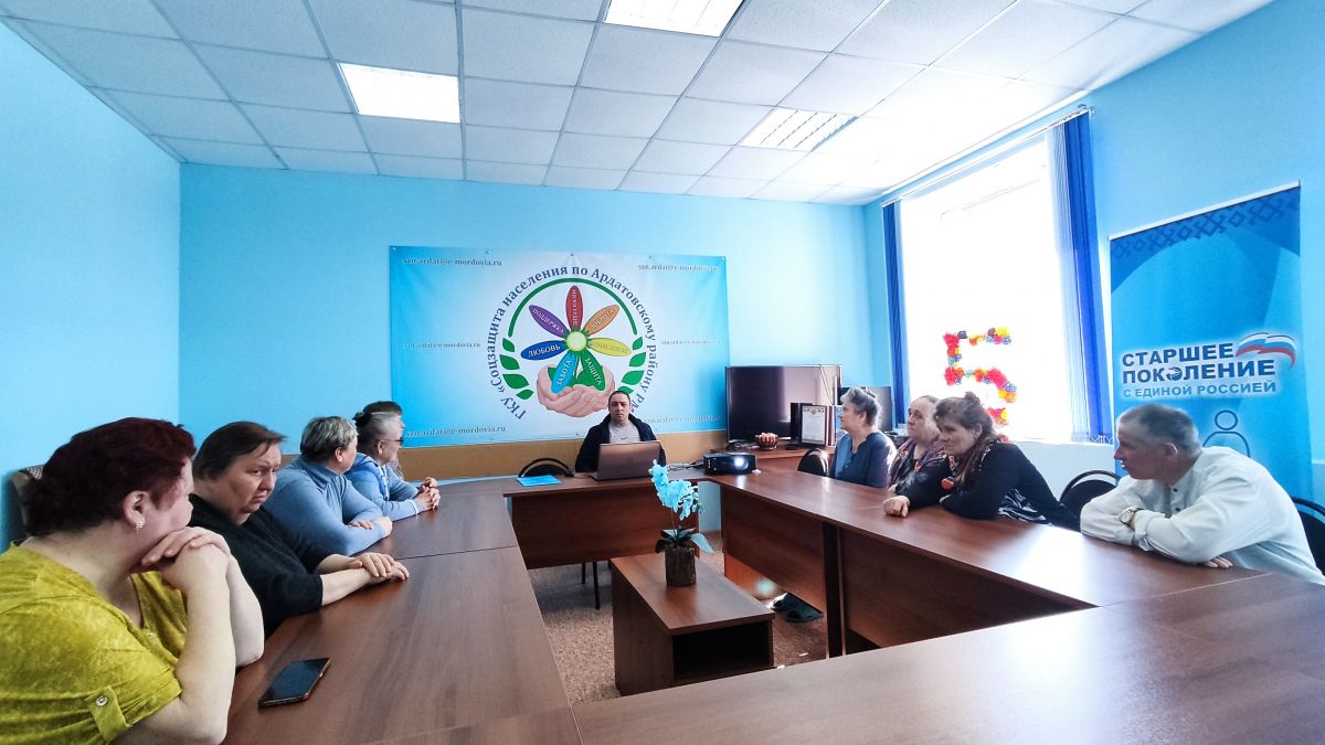 Участник СВО посетил отделение дневного пребывания