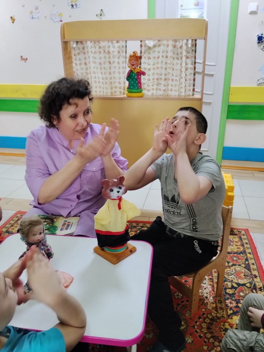 Знакомство со сказкой "Маша и медведь"