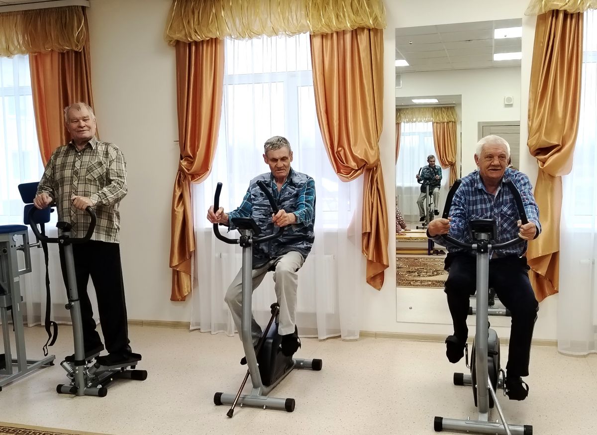 Занятие на тренажёрах