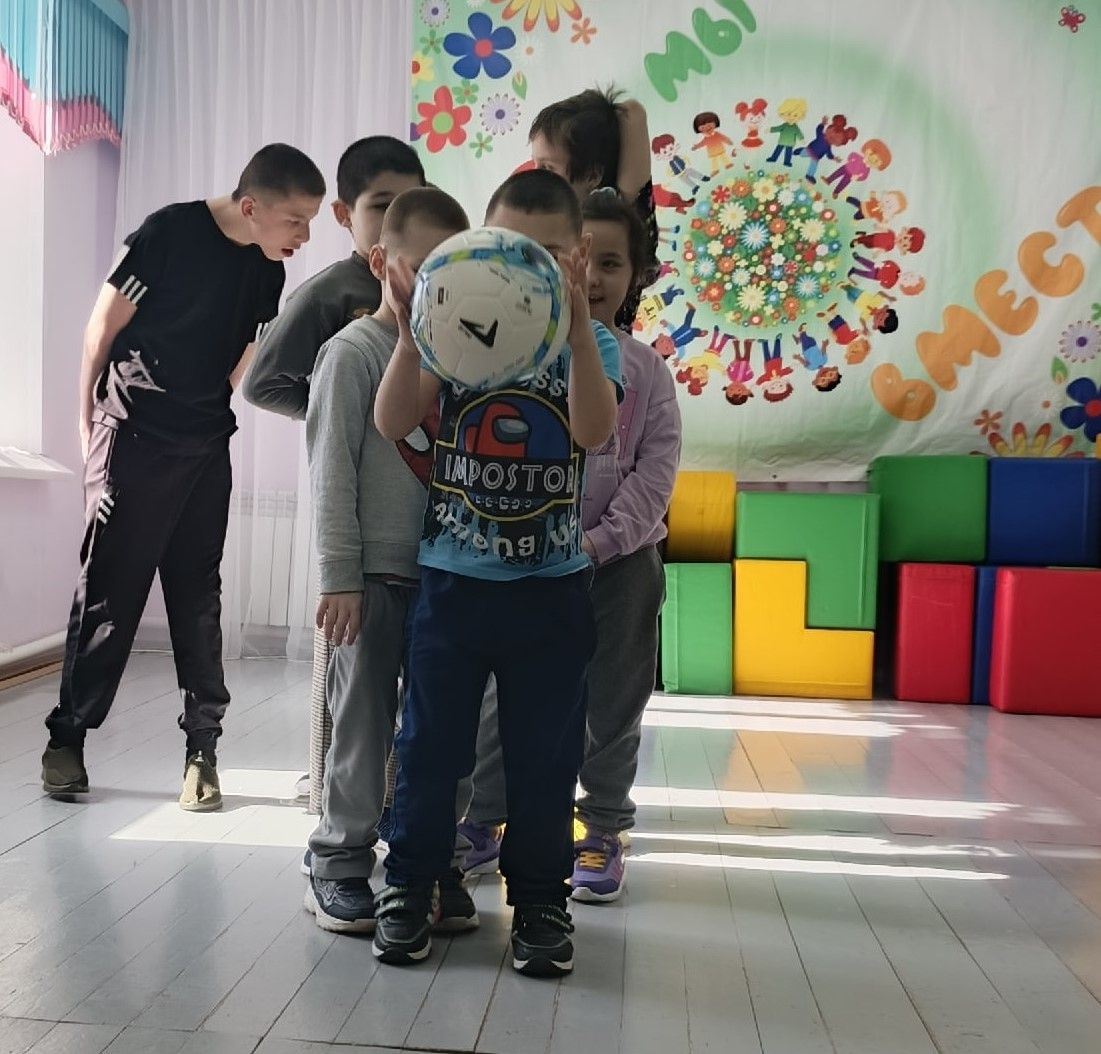 Ведение мяча в разных направлениях