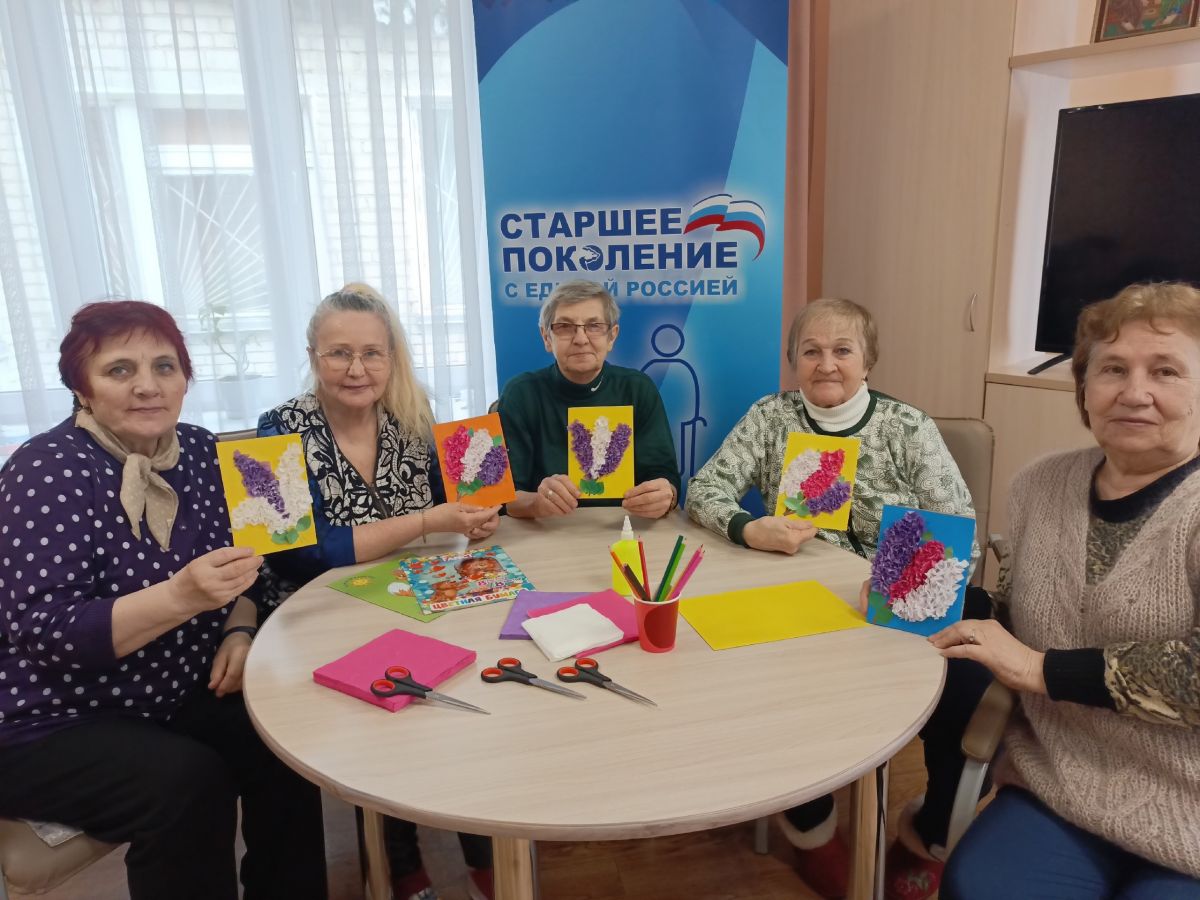 Весенний привет к 1 Мая:  создаём открытку  с объёмной сиренью