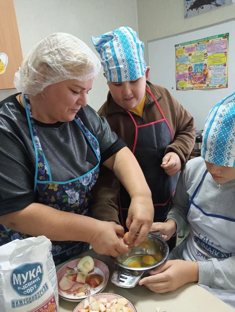 Выпечка яблочного пирога