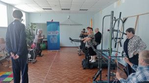 Занятия физической культурой в отделении дневного пребывания пенсионеров и инвалидов