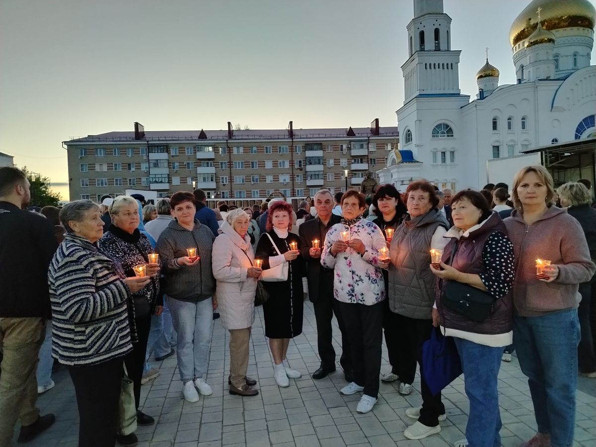 Зажги свечу памяти.
