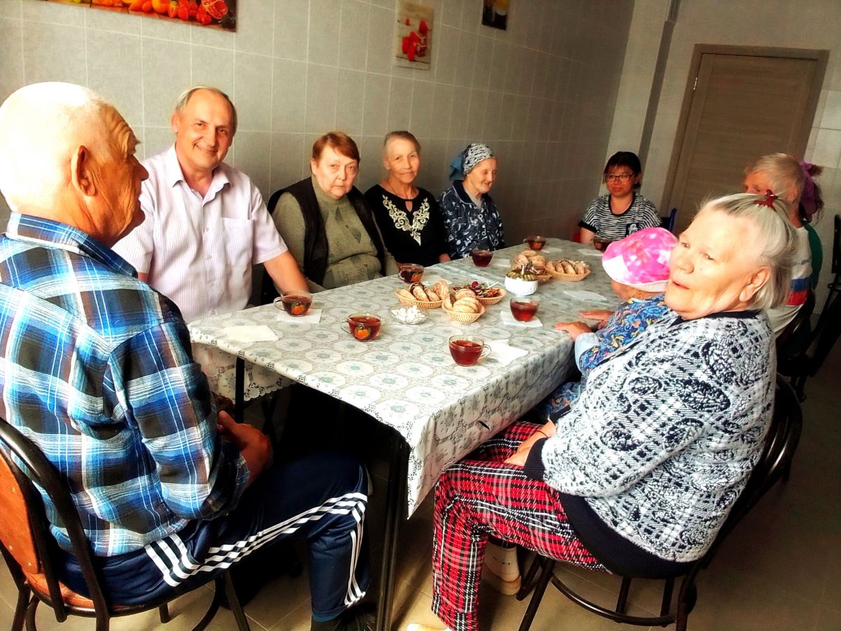 Посиделки в буфетной комнате