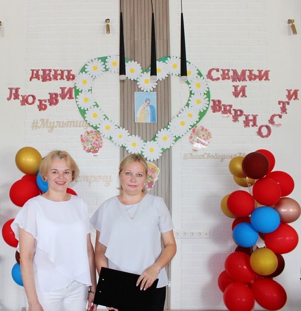 &laquo;А у нас девичник!&raquo;: как на базе Умётской модельной библиотеки встретили День семьи, любви и верности