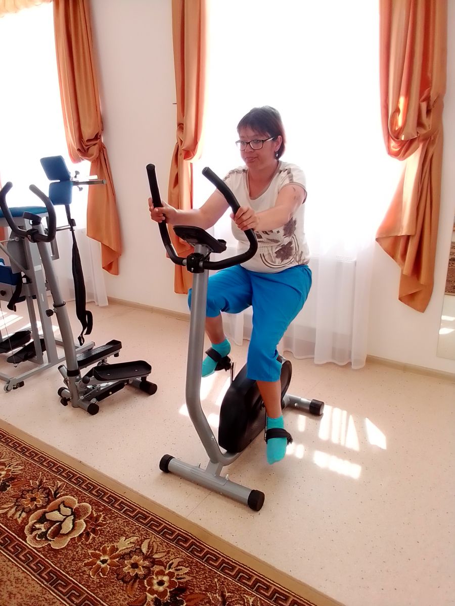 Индивидуальные занятия в кабинете ЛФК