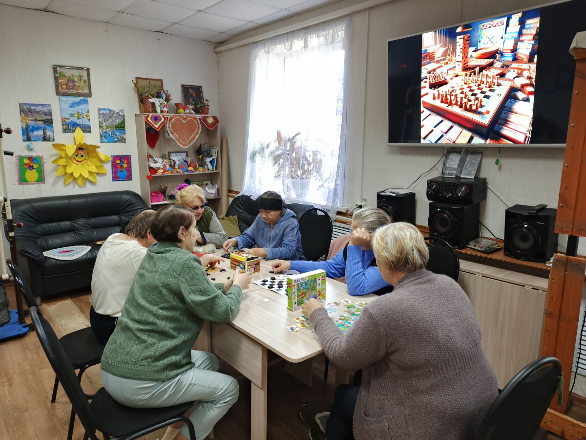 &laquo;Час с пользой&raquo;: настольные игры подарили подопечным отделения дневного пребывания радость и живое общение.