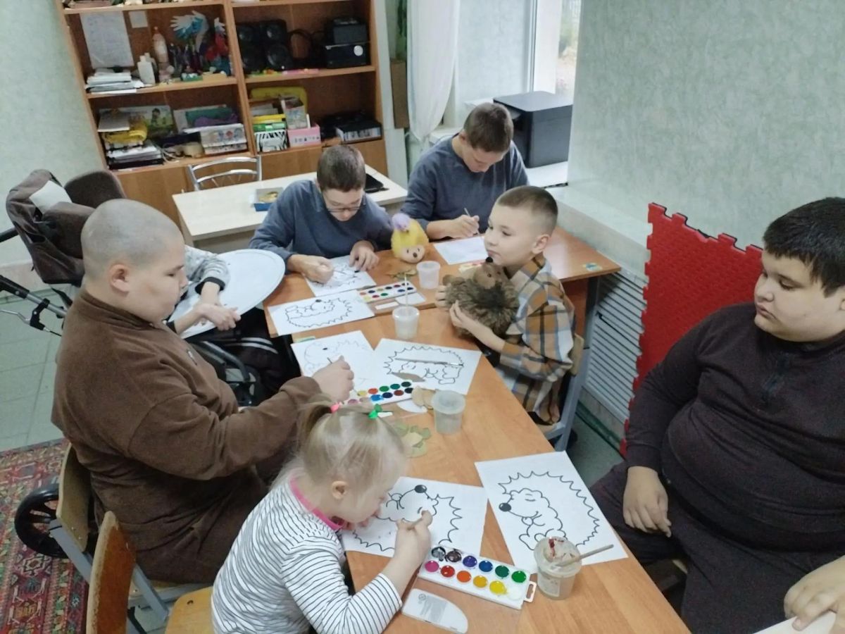 Изготовление аппликации из засушенных листьев &laquo;Ежик&raquo;