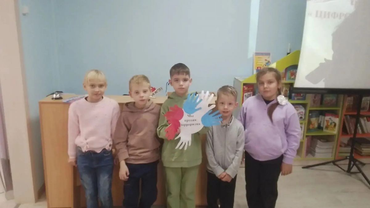 Воспитанники приюта &laquo;Надежда&raquo; посетили библиотеку №18