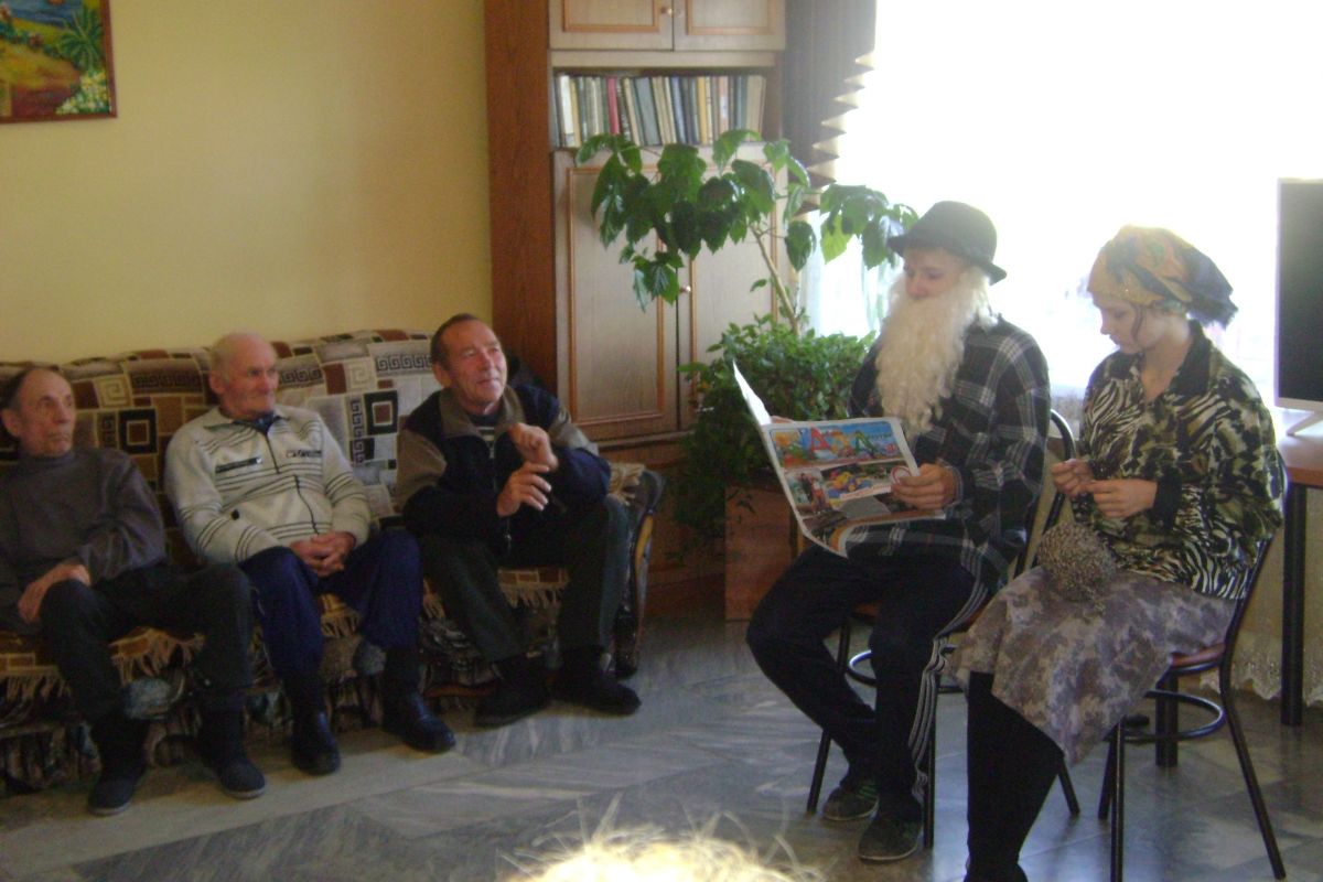 Концерт с участием учеников Октябрьской ООШ посвященный месячнику пожилых людей.