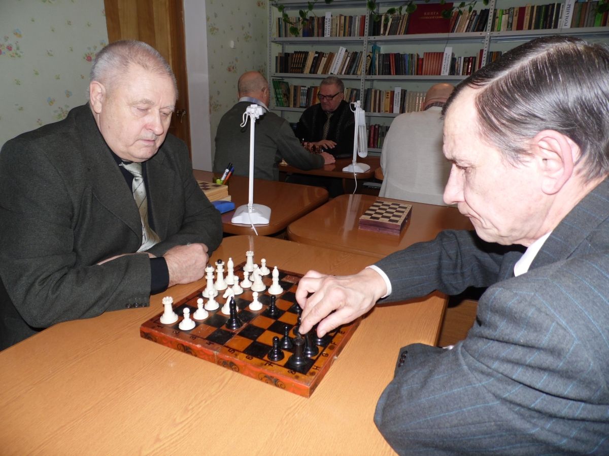 Открылись шахматно-шашечный клуб и  социальная библиотека
